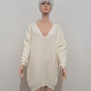 NWOT Cozy Oversized Cream V-Neck Sweater